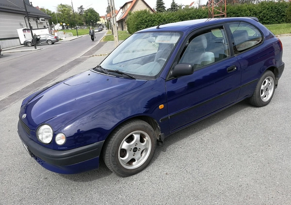 Toyota Corolla cena 4700 przebieg: 144000, rok produkcji 1999 z Sobótka małe 379